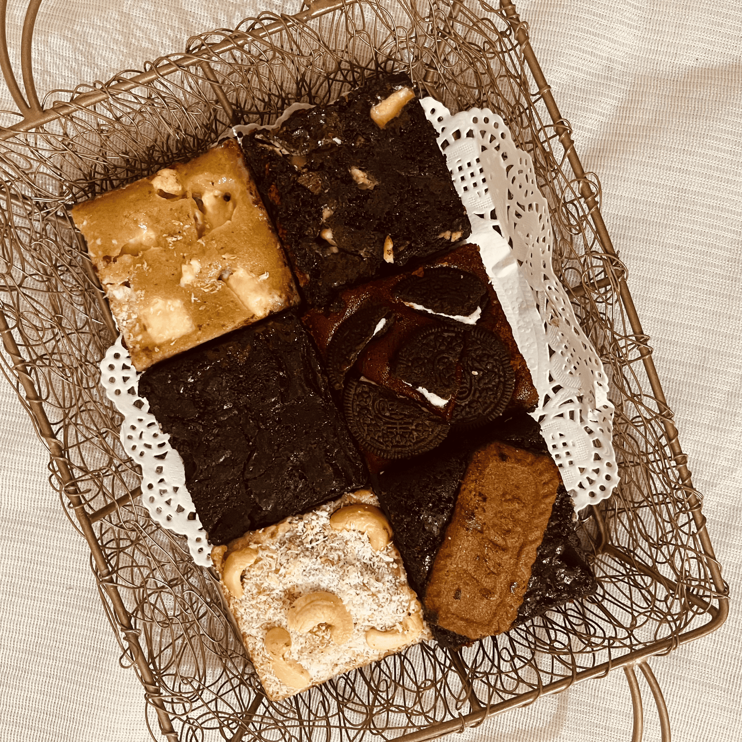 Dark Meets Delight – 6-Piece Fudgy Assortment